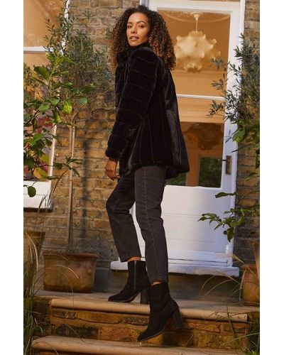 Izabel London Faux Fur Long Sleeve Coat - Black