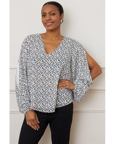 wallis v neck tops