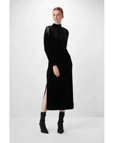 GUSTO Velvet Long Dress - Black