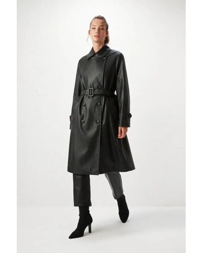 GUSTO Faux Leather Double Breasted Trenchcoat - Black