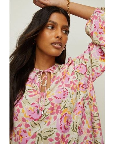 Oasis Sketchy Floral Printed Woven Keyhole Top - Pink
