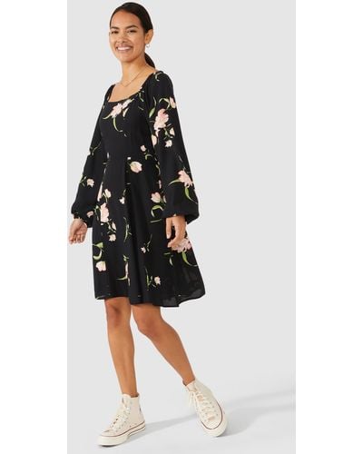 Red Herring Large Scale Floral Easy Fit & Flare Dress - Black