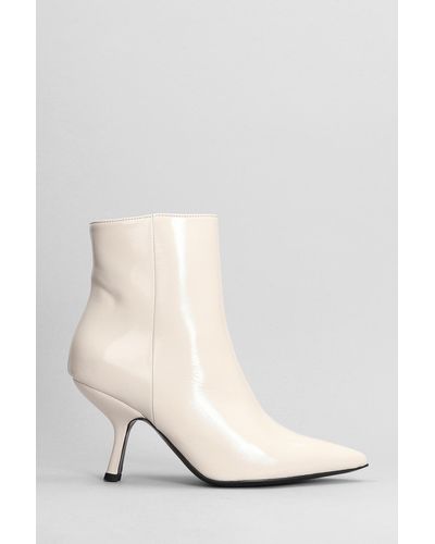 Marc Ellis High Heels Ankle Boots In Beige Patent Leather - White