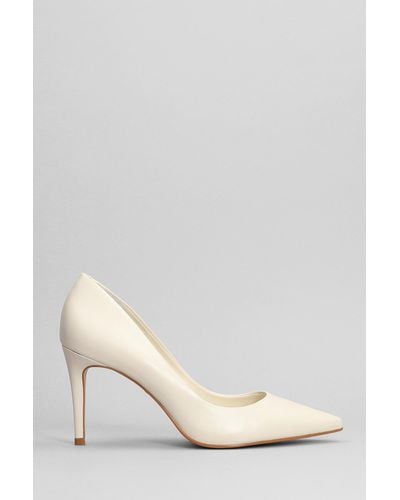 Carrano Pumps In Beige Leather - Natural
