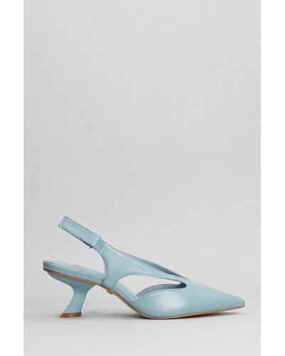 Carrano Pumps In Cyan Leather - Blue