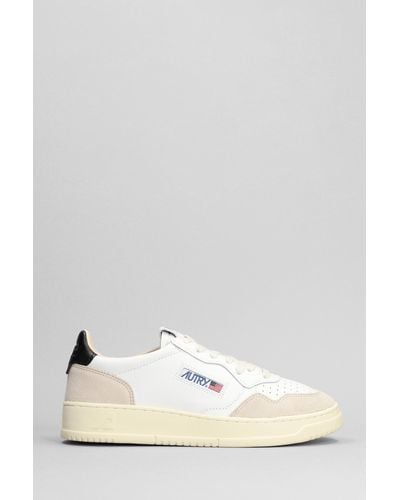 Autry Medalist Low Sneakers In White Suede And Leather