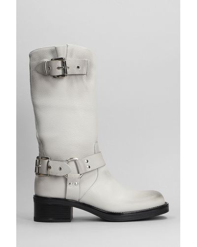 GISÉL MOIRÉ Chester Low Heels Boots In Gray Leather
