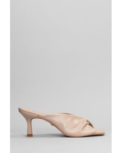 Carrano Slipper-mule In Taupe Leather - Pink
