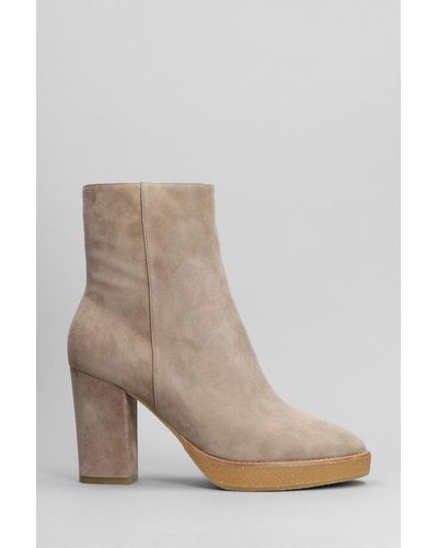 Lola Cruz High Heels Ankle Boots In Taupe Suede - Brown