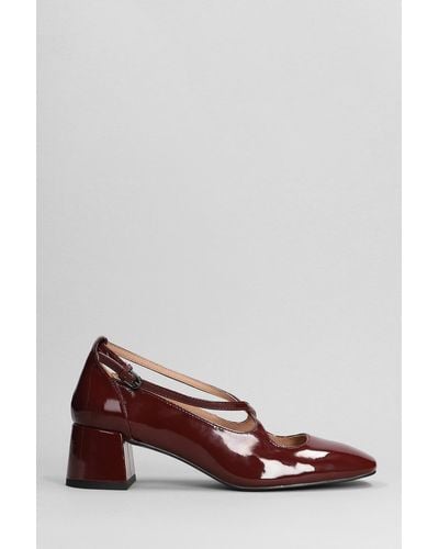 Bibi Lou Pumps In Bordeaux Patent Leather - Red