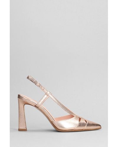 Anna F. Pumps In Powder Leather - Pink