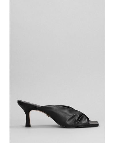 Carrano Slipper-mule In Black Leather - Gray