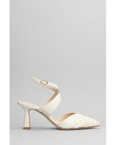 The Seller Pumps In Beige Leather - White