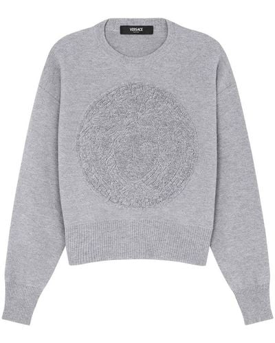 Versace | Maglione in lana vergine e cashmere con ricamo medusa frontale | female | GRIGIO | 42