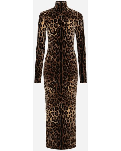 Dolce & Gabbana Langes Kleid aus Chenille-Jacquard Leomuster - Mehrfarbig