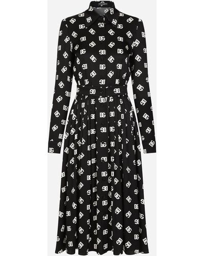 Dolce & Gabbana Longuette-Kleid aus Charmeuse DG-Print allover - Schwarz