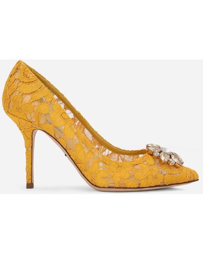 Dolce & Gabbana Lace Pumps With Brooch Detailing - Gelb