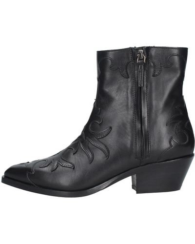 The Seller Boots - Black