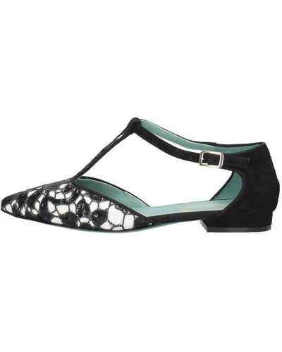 Paola D'arcano Flat Shoes - Black