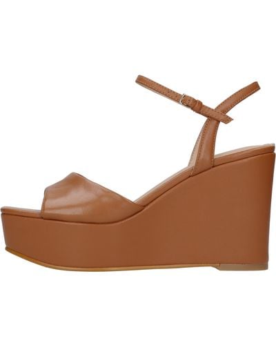 Guess With Heel - Brown