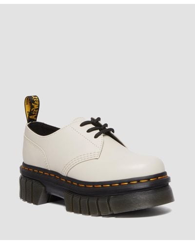 Dr. Martens Nappa cuero zapatos con plataforma audrick de piel nappa lux en cobblestone - Blanco
