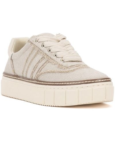vince camuto sargita sneaker