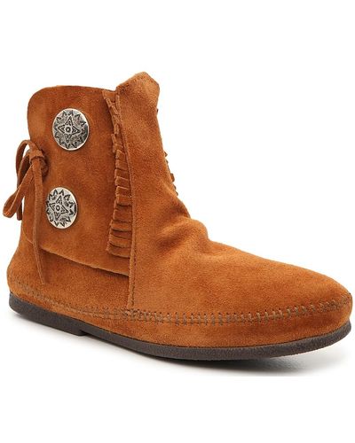 Minnetonka Two Button Boot - Brown