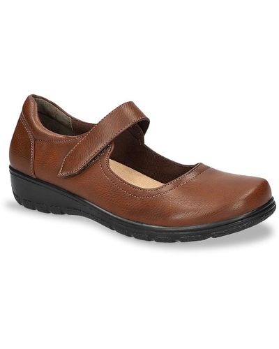 Easy Street Archer Mary Jane Flat - Brown