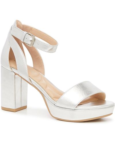 Cl By Laundry Go On 2 Sandal - White