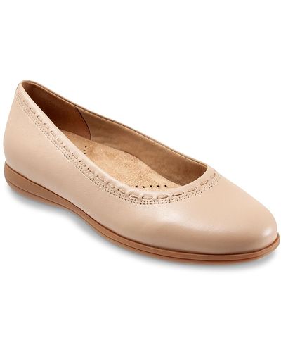 Trotters Dixie Ballet Flat - Natural