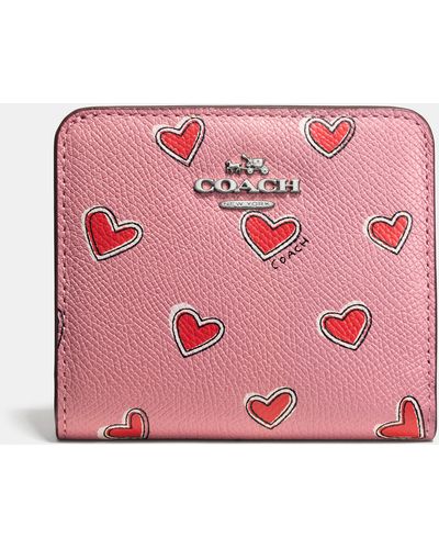 COACH Small Wallet In Heart Print Crossgrain Leather - Pink
