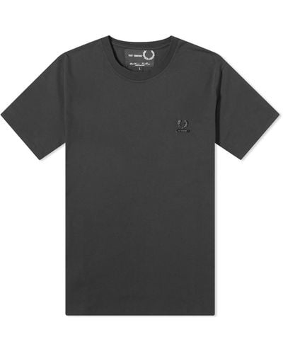 Fred Perry X Raf Simons Enamel Pin T-Shirt - Black