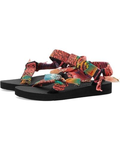ARIZONA LOVE Multicolor Trekky Sandals - Red