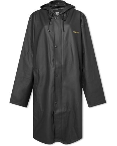 Vetements Iconic Logo Hooded Raincoat - Black