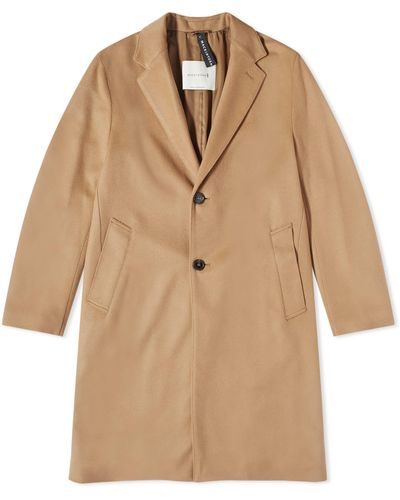 https://cdna.lystit.com/400/500/tr/photos/endclothing/df408689/mackintosh-Beige-New-Stanley-Chesterfield-Coat.jpeg