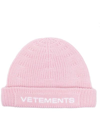 Vetements Embroidered-logo Knitted Beanie - Pink