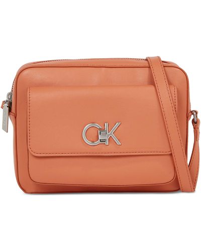 Calvin Klein Handtasche re-lock camera bag w/flap k60k611083 autumn leaf gap - Orange