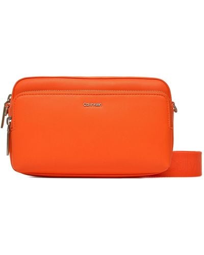 Calvin Klein Handtasche ck must camera bag w/pckt lg k60k608410 flame sa3 - Orange