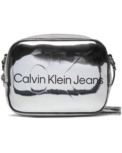 Calvin Klein Handtasche sculpted camera bag18 mono s k60k611858 silver 0im - Mettallic