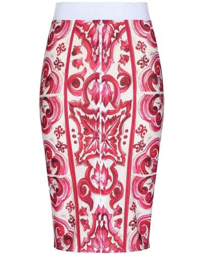 Dolce & Gabbana Jupe fourreau en marquisette à imprimé majoliques - Rouge