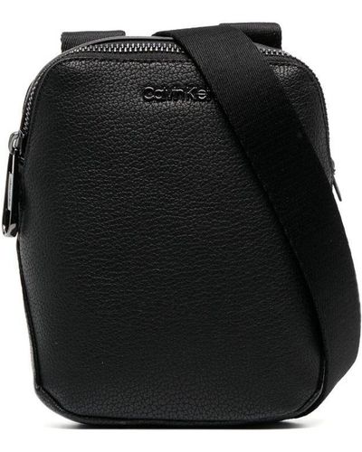 Calvin Klein Logo-plaque Zipped Messenger Bag - Black