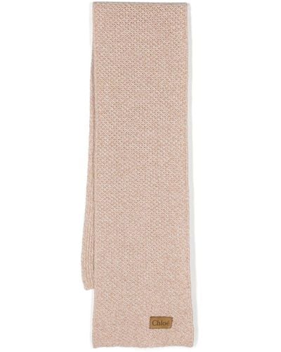 Chloé Grob gestrickter Schal mit Logo-Patch - Natur
