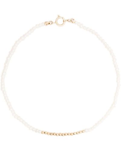 Mizuki 14kt Gelbgoldfußkette mit Perlen - Weiß