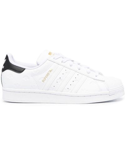 adidas Superstar Sneakers mit Logo-Prägung - Weiß