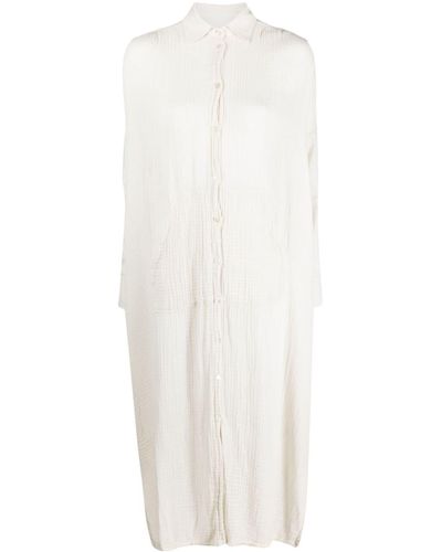 Raquel Allegra Robe chemise mi-longue à effet froissé - Blanc