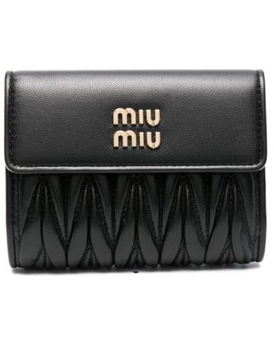 Miu Miu Portemonnaie mit Matelasse-Optik - Schwarz