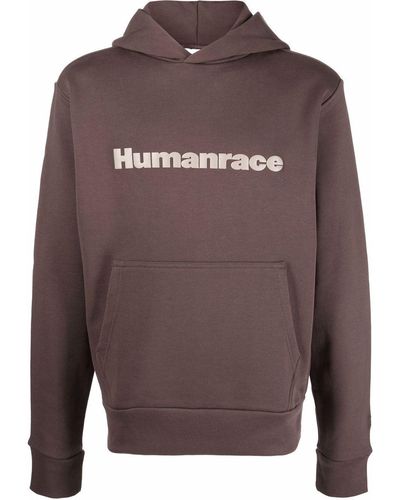 adidas Hoodie mit "Humanrace"-Print - Braun