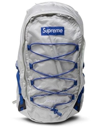 Supreme SS22 Rucksack mit Logo - Grau