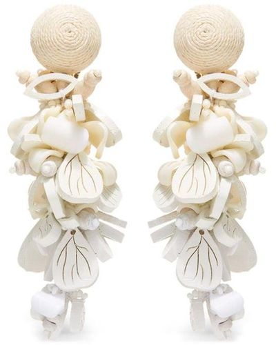 Oscar de la Renta Wooden Flower Cluster Drop Earrings - White