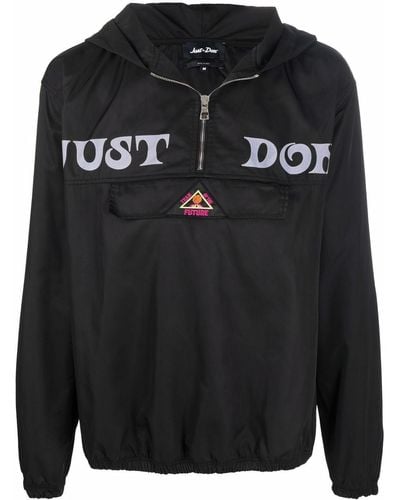 Just Don Cortavientos con capucha y logo - Negro